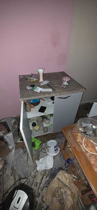 Продается ванная чугуная , шкаф , унитаз ,раковина