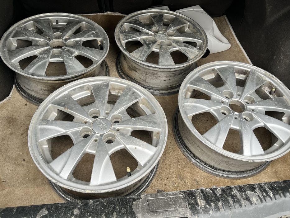 Штампованные диски для Lada Granta