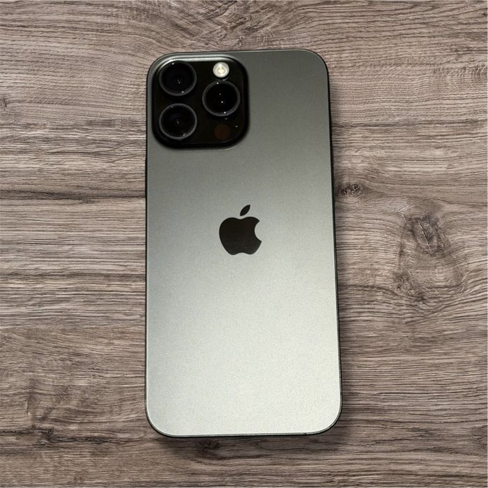 iPhone 16 Pro Max 256Gb bat 100 %