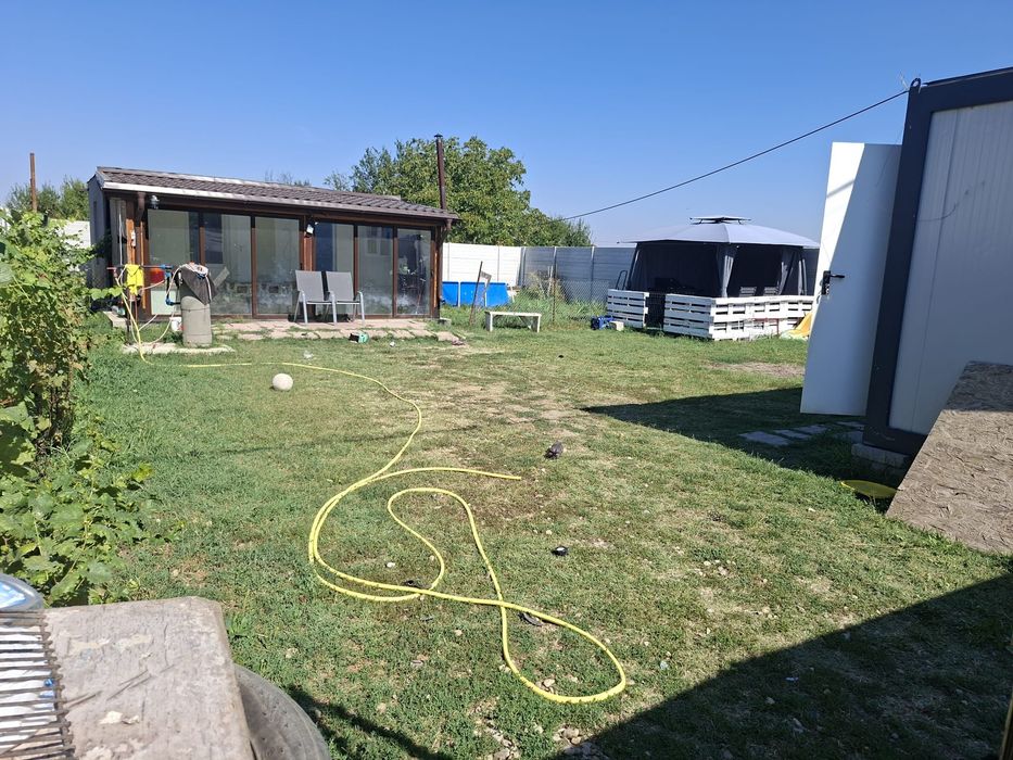 Vând curte cu utilități - Vedere 2