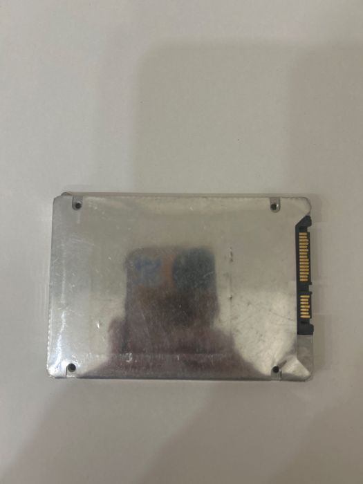 SSD накопитель INTEL  на 180мб