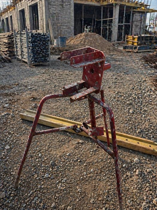 Тренога, Унивилка, Подкос