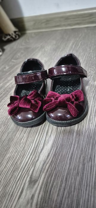 Sandale fetita 22