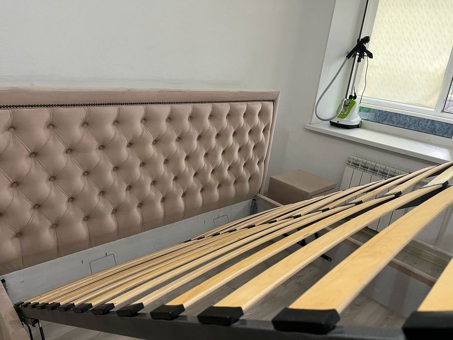 Двуспальный кровать