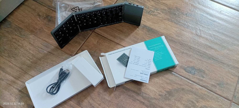 Camera Tripla Auto + cadou Tastatură Bluetooth pliabilă cu touchpad