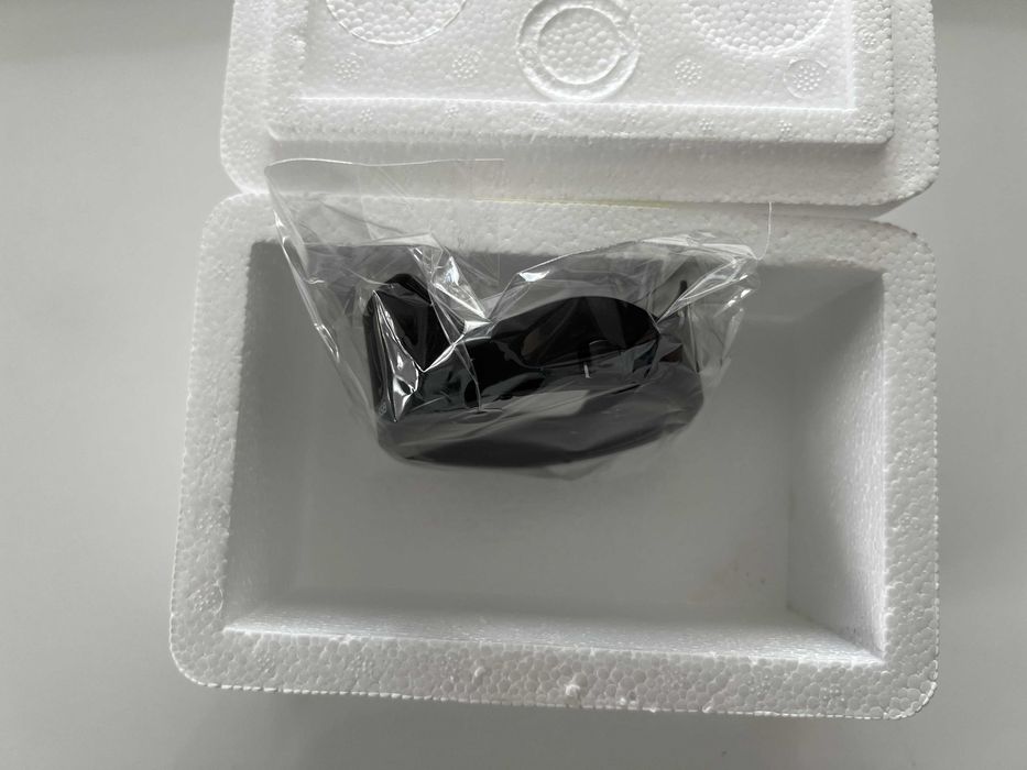 Продавам сенник за обектив EW65B