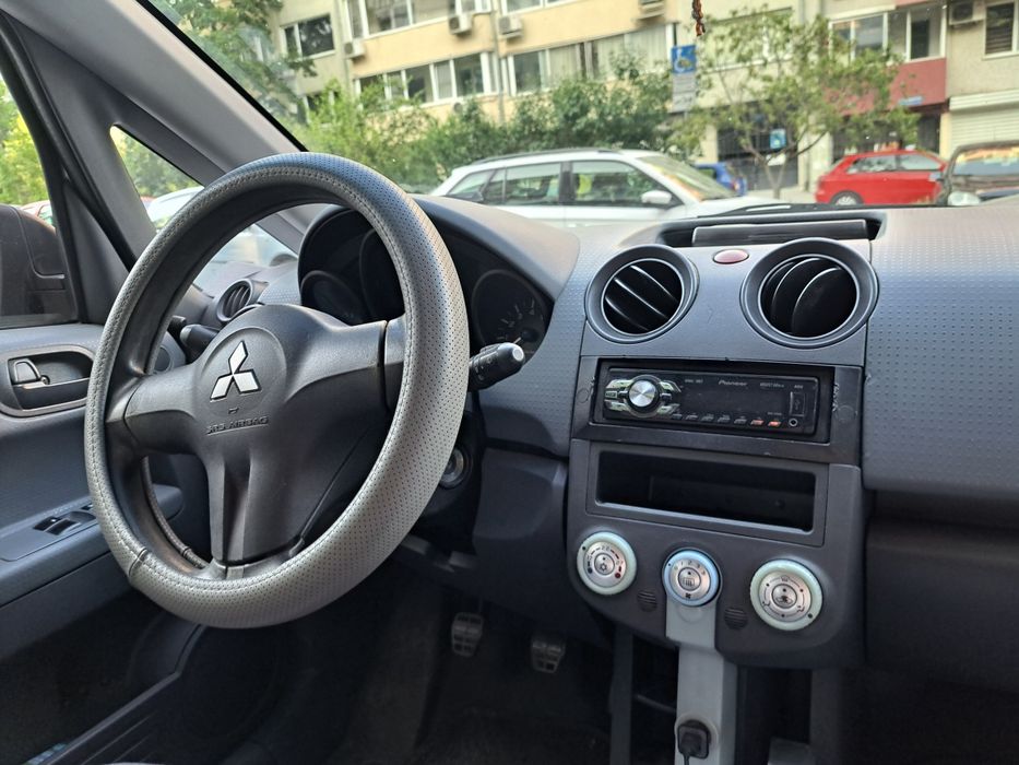 Mitsubishi Colt продавам