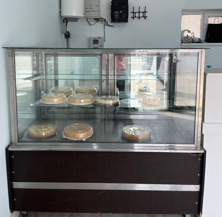 Витрина холодильник сатылады