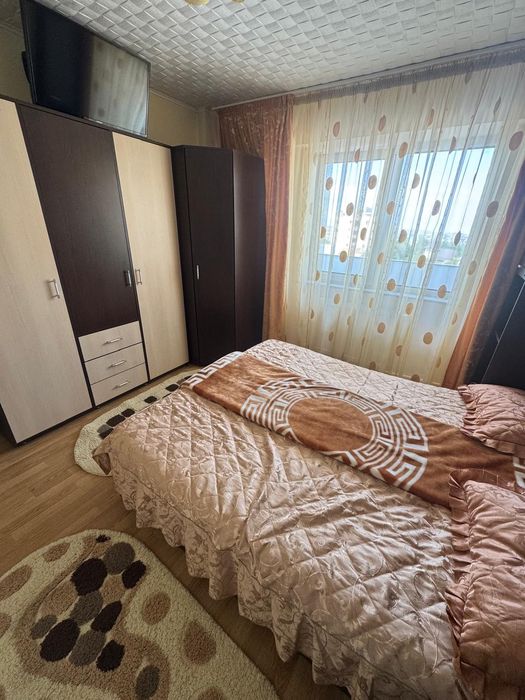 Vând apartament 3 camere decomandate