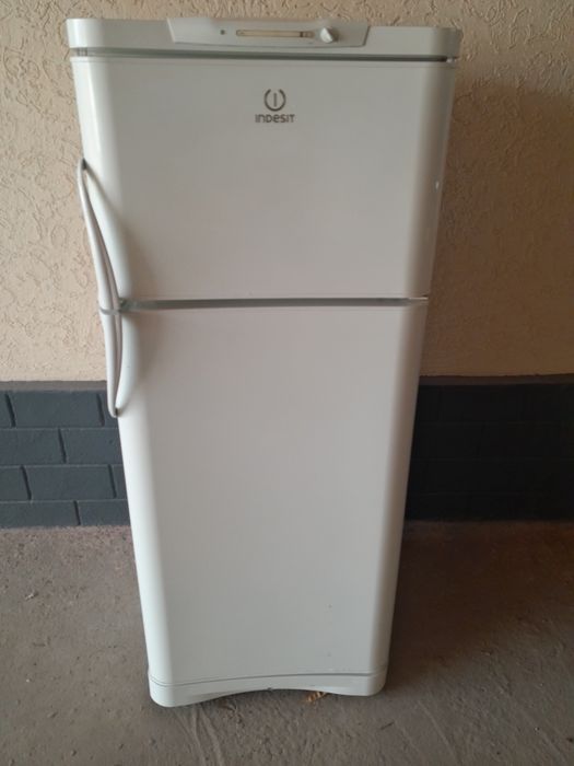 Холодильник индезит