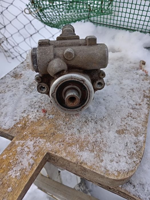 Продам ГУР насос