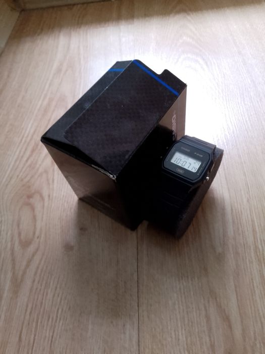 Часовник Casio F-91WB-8A