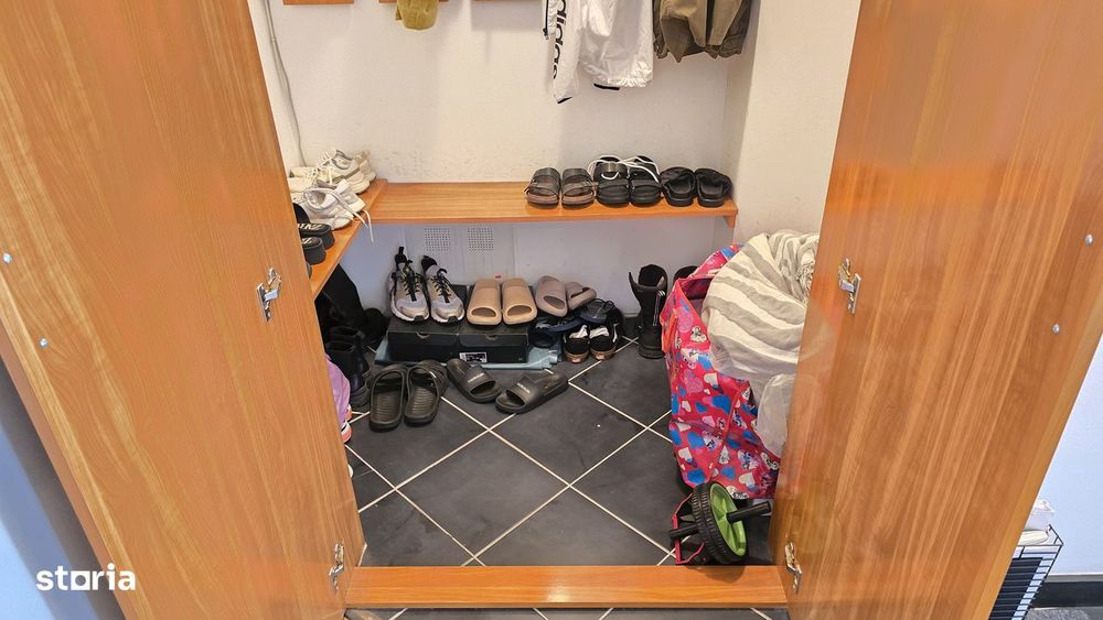 Vand apartament 3 camere decomandat Deva, Dorobanti, etaj 1, mobilat