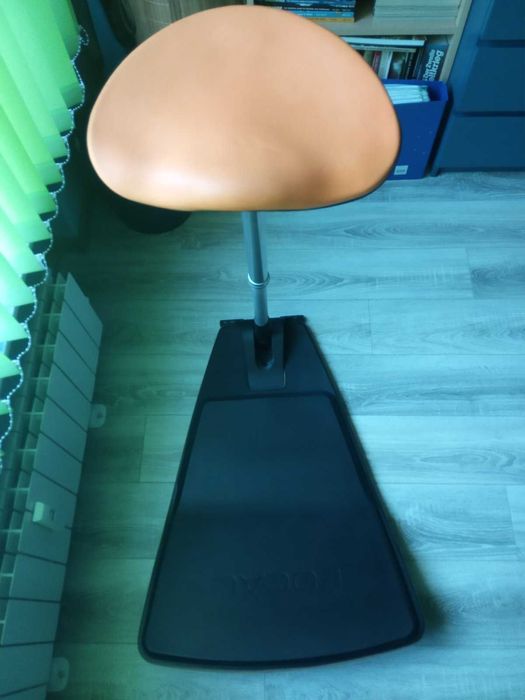 Хибриден стол за вдигащо се бюро - FOCAL UPRIGHT LOCUS SEAT