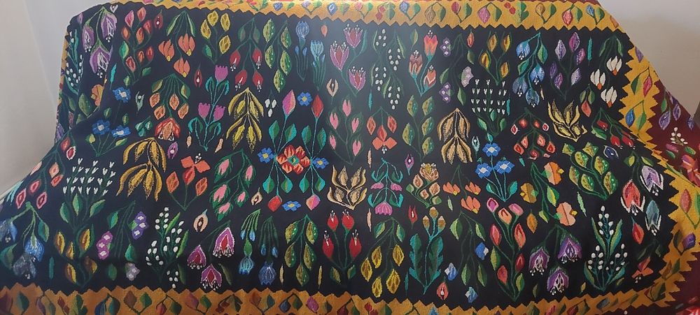 Covor oltenesc autentic, țesut manual din lână, peste 50 ani, 280x180 cm

Descriere: