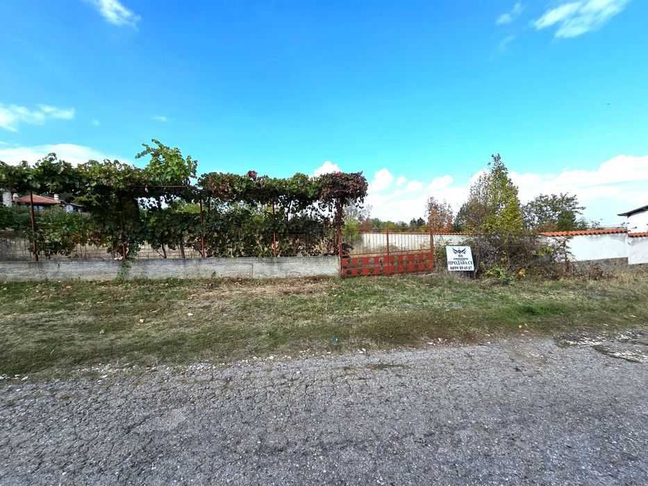 Продавам парцел 720кв.м. в с.Червен, общ.Асеновград статут УПИ