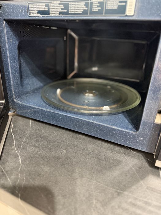 Cuptor cu microunde