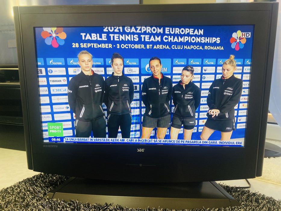 Vand TV LCD SEG - 66”