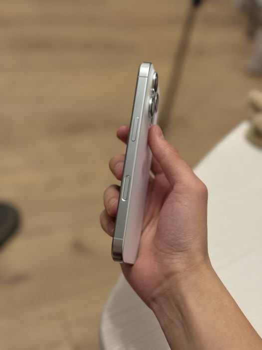 iPhone 16 Pro 256 GB 97% аккумулятора