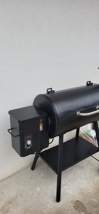 Smoker / gratar / barbeque / peleti / CA NOU / husa inclusa