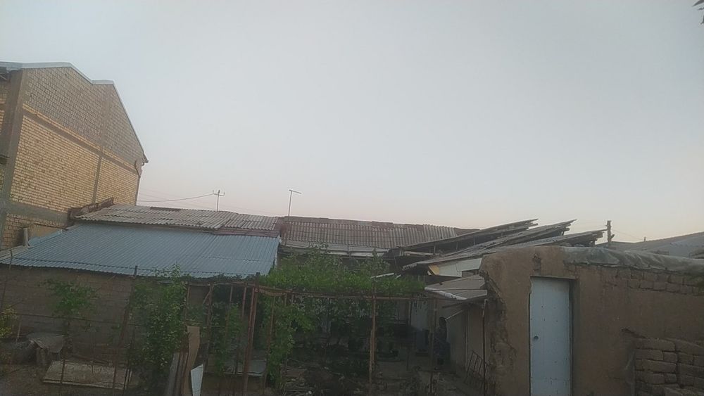 Hovli sotiladi 8 sotix