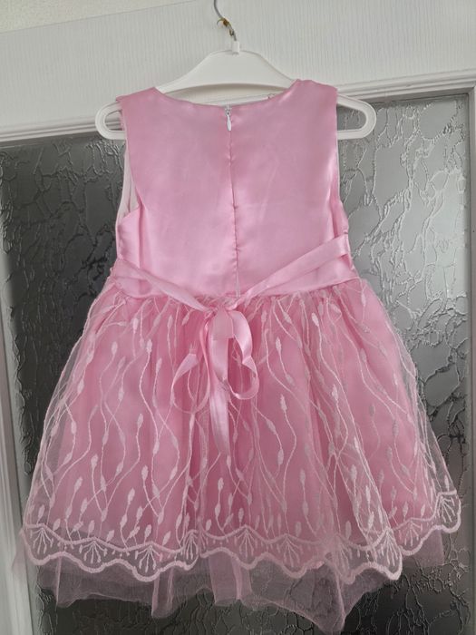 Рокля 4години умалена