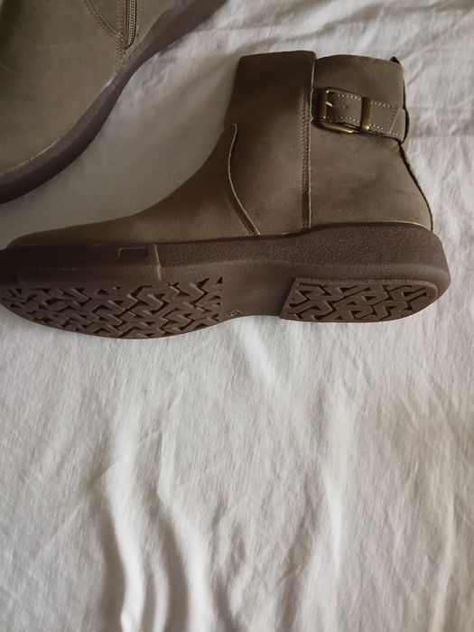 Продам женские ботиночки