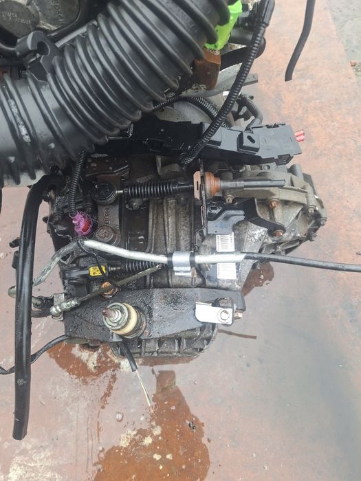 vând cutii de viteze renault trafic 2.0 dci 6 trepte sau opel vivaro