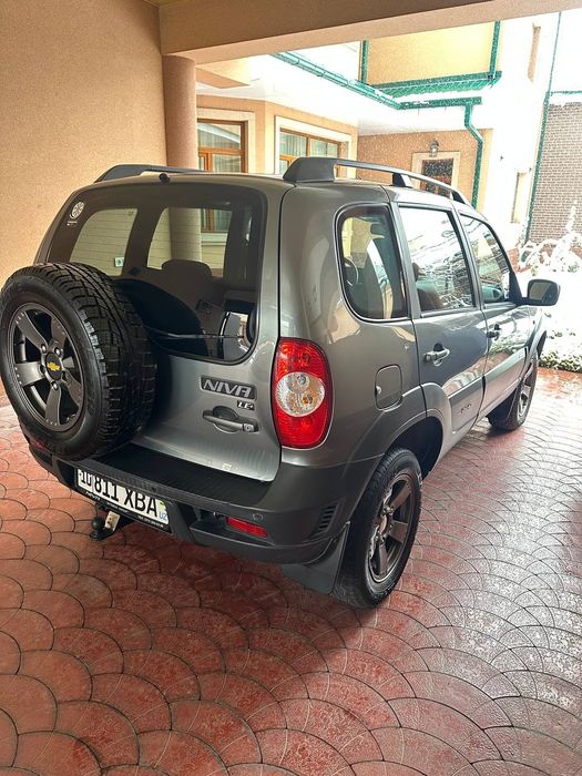 Niva Chevrolet Sotiladi yoki Vikupga beriladi