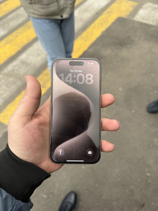 iphone 15 pro karopka bor