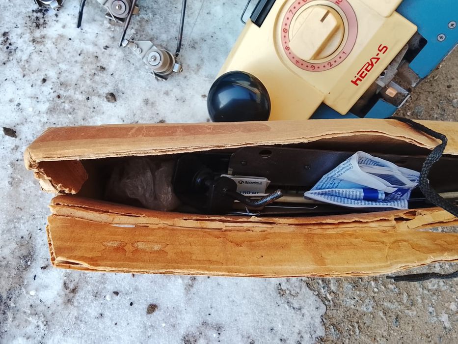 Продам вязальную машинку