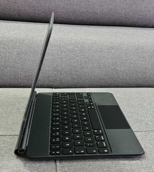 iPad Pro 11” keyboard