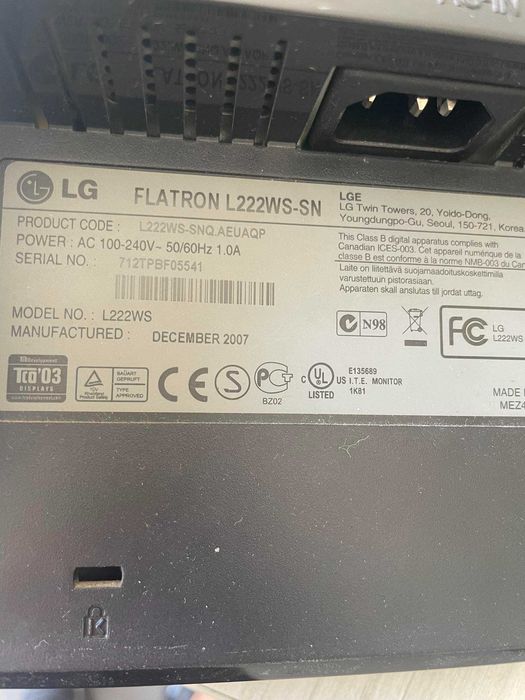 Монитор LG 22 инча без стойка