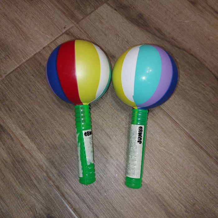 2 instrumente maracas