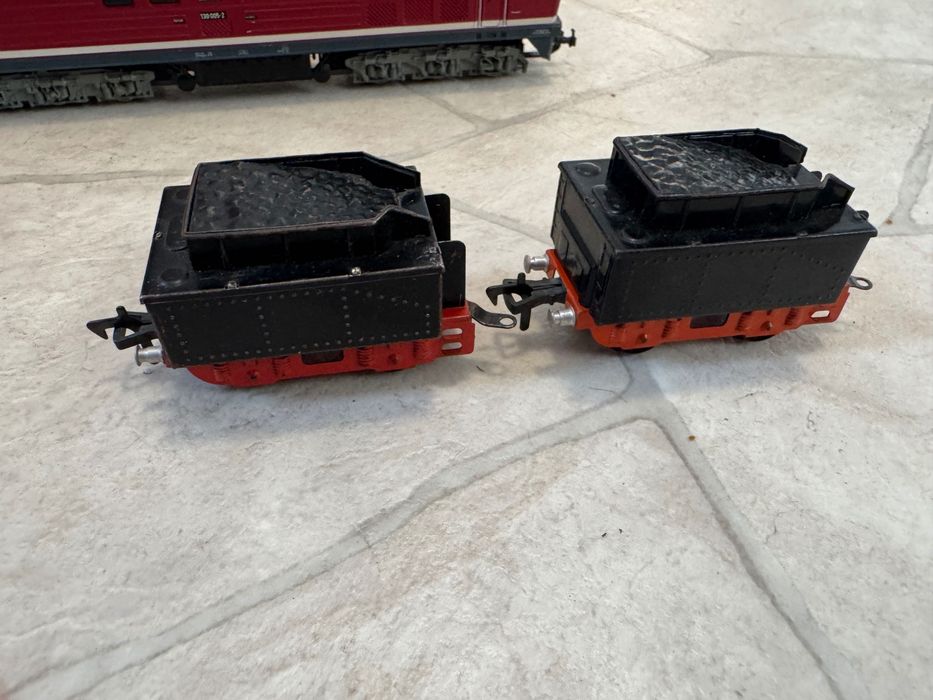 Lot 4 locomotive PIKO scara H0 si 3 vagoane de locomotive Fleischmann scara H0