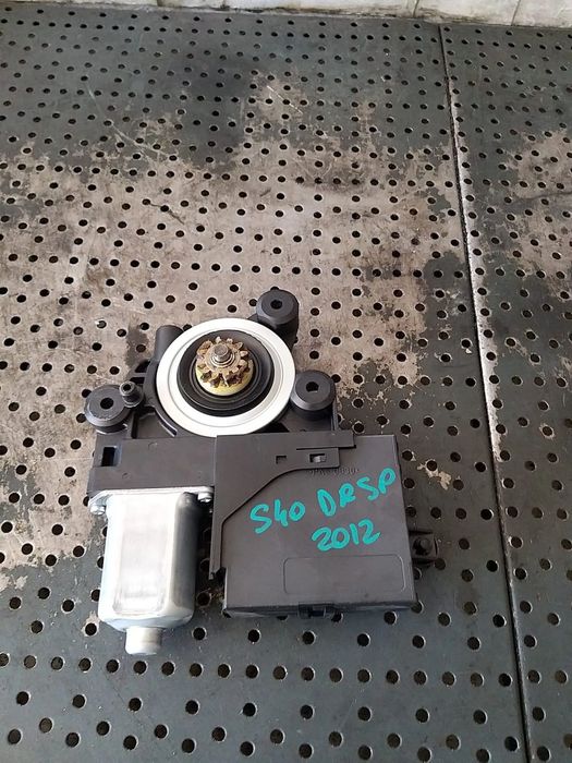 Motoras macara dreapta spate volvo s40 31264191aa 973628104