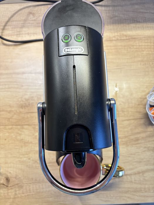 Нова цена: Кафе машина Delonghi Nespresso Pixie Titan