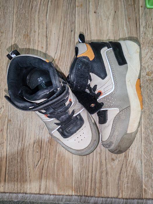 Продам обувь б/у каждая по 2000