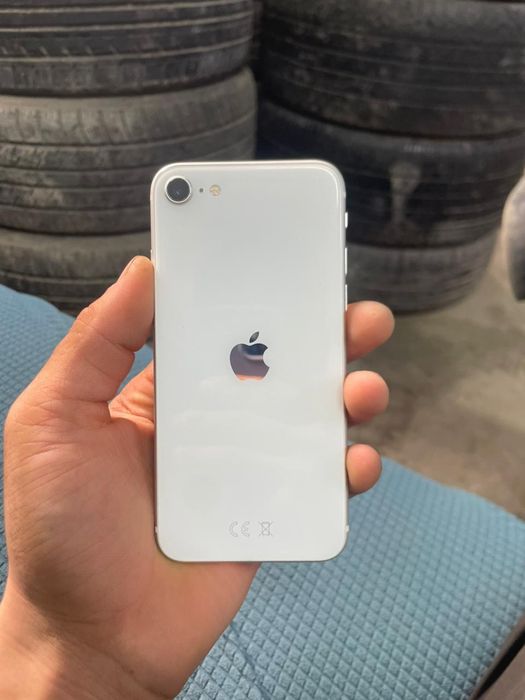 Телефон Айфон SE