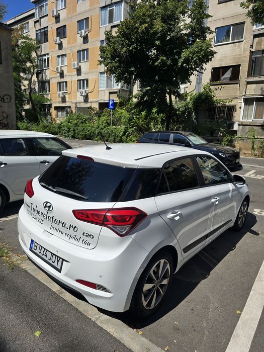 Vând Hyundai i20