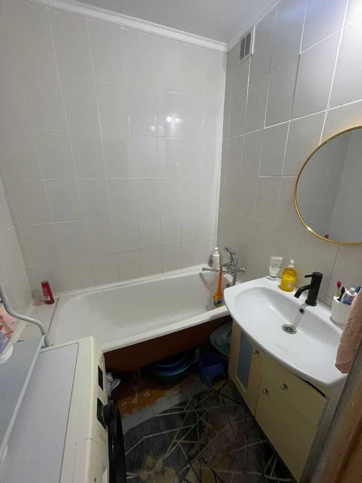 Продам 2 комнатную на Шанхае