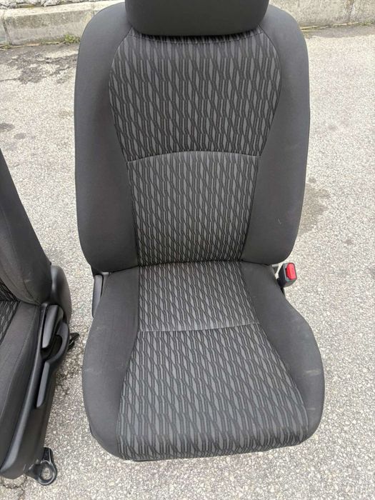 Седалки за Тойота Ярис 2014 г