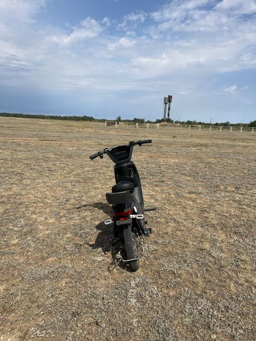 В продаже мопед AET E-bike