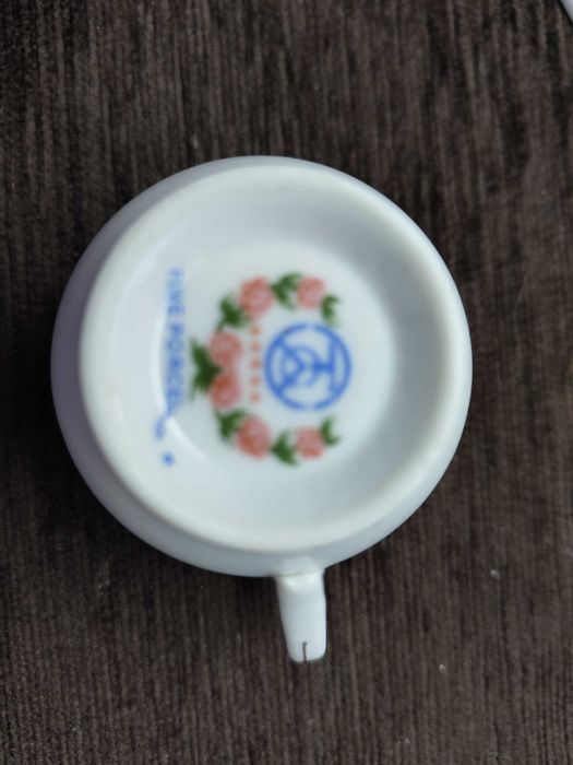 Две чаши с чинии за кафе фин порцелан