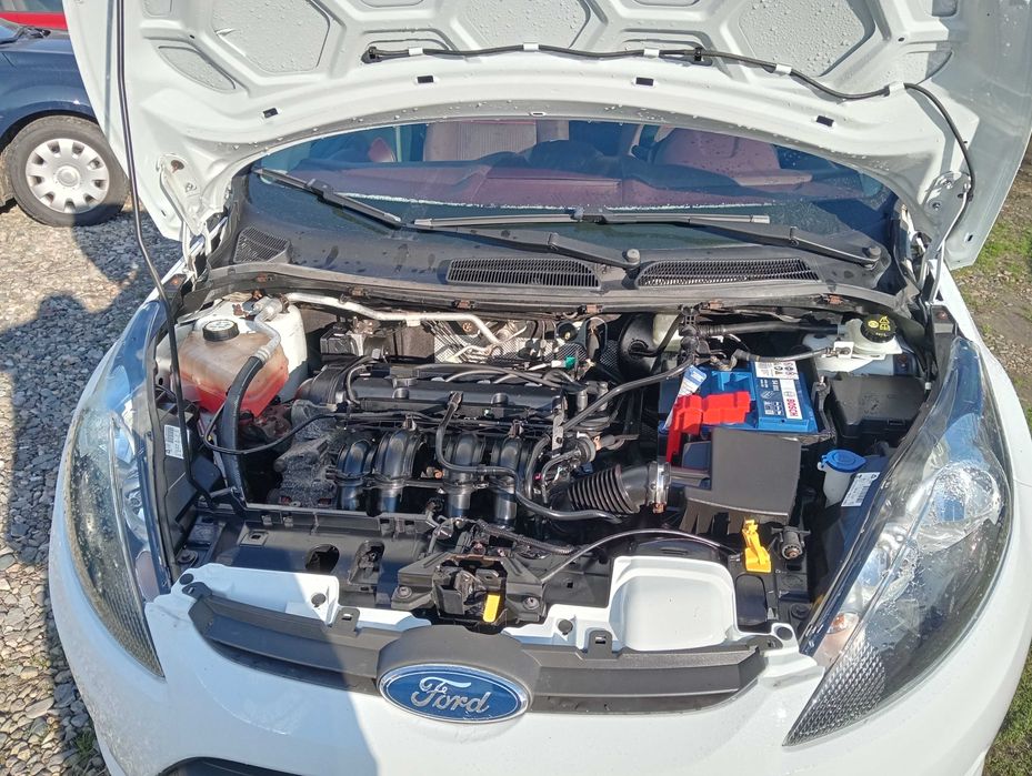 Vand FORD IFiesta  2011 euro 5 CHASH sau RATE