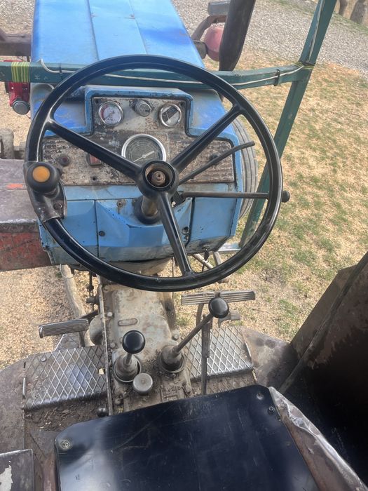 Vând tractor landini r8000