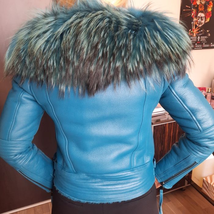 Синьо яке естествена кожа с яка естествен косъм