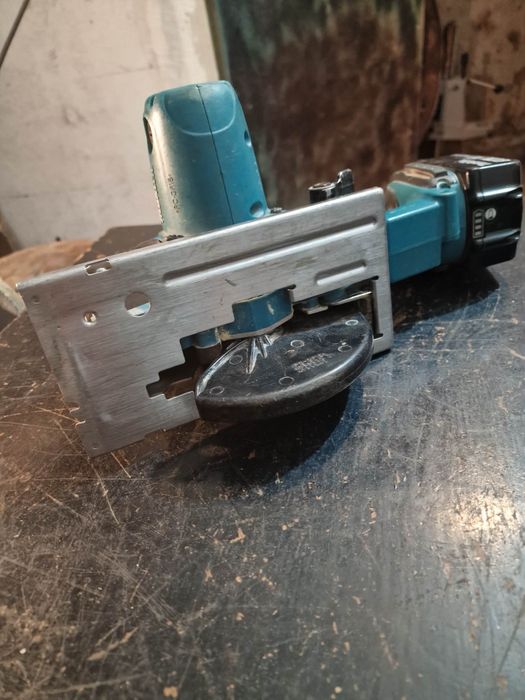 Акумулаторен циркуляр Makita