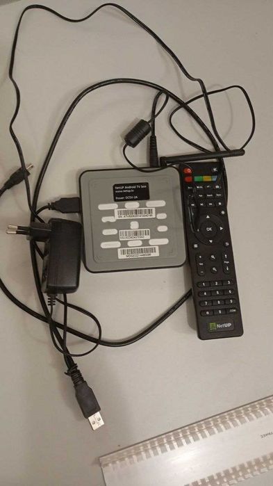 Продам ТВ бокс приставка