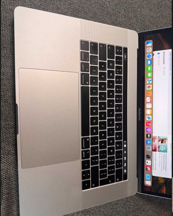 MacBook Pro 2019 MacBook pro touchbar i9-9880H 16GB 512GB SSD PRO560x 4G